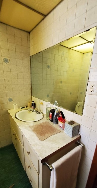 705 Carlisle St, New Castle PA 16101-2307 exterior