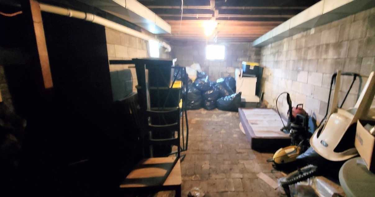 705 Carlisle St, New Castle PA 16101-2307 exterior