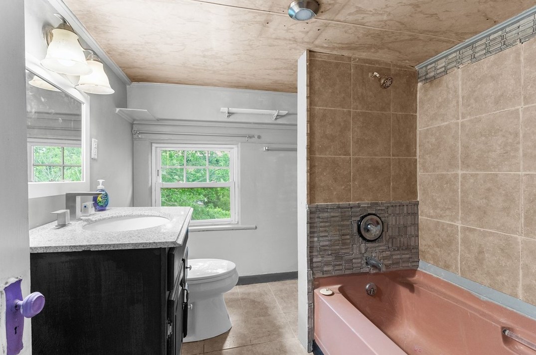 211 Moody Ave, New Castle PA  16101-2343 exterior