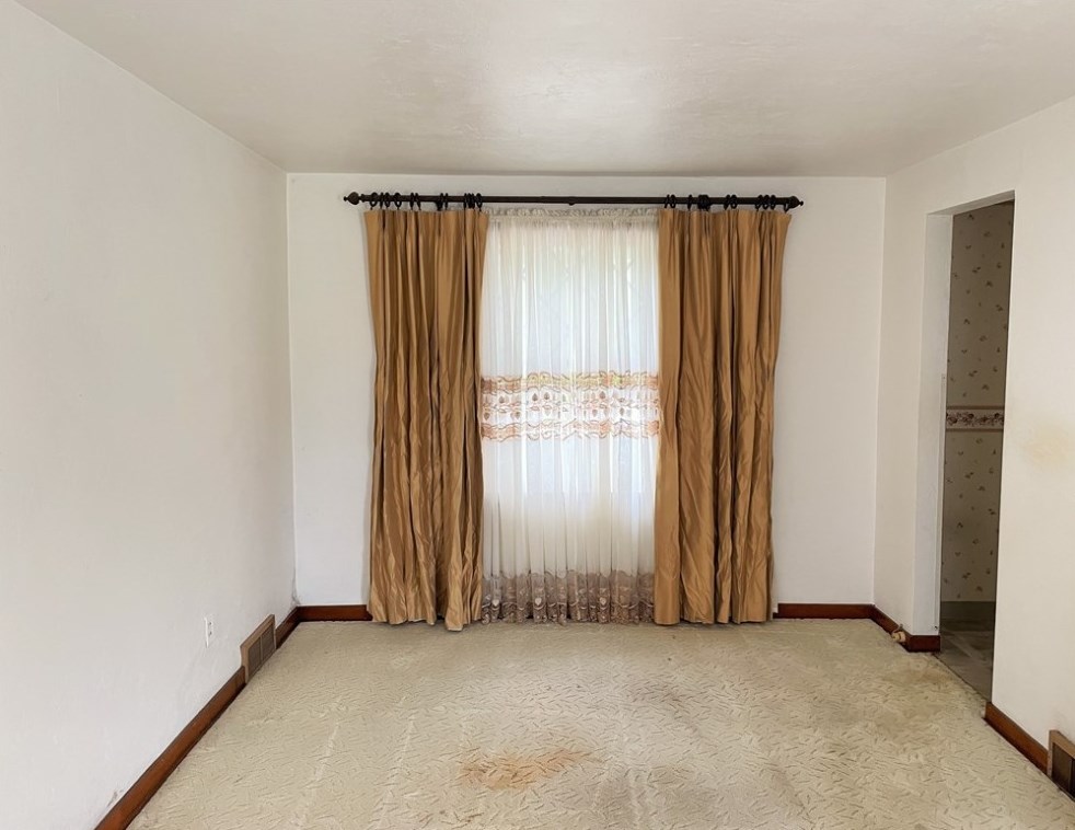 331 Caperton St, Pittsburgh, PA 15210-3264