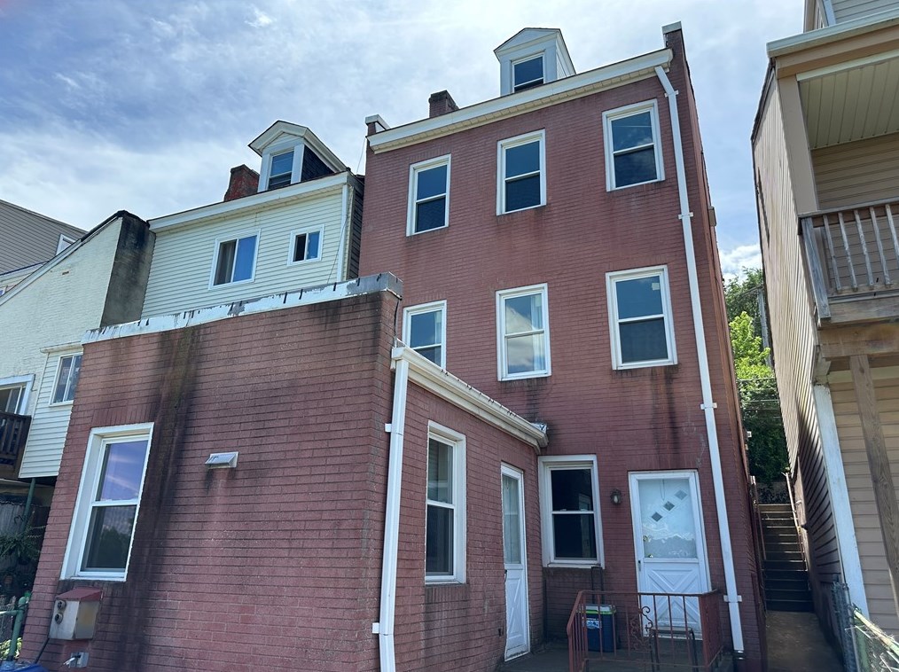 83 Pius St, Pittsburgh, PA 15203-1616