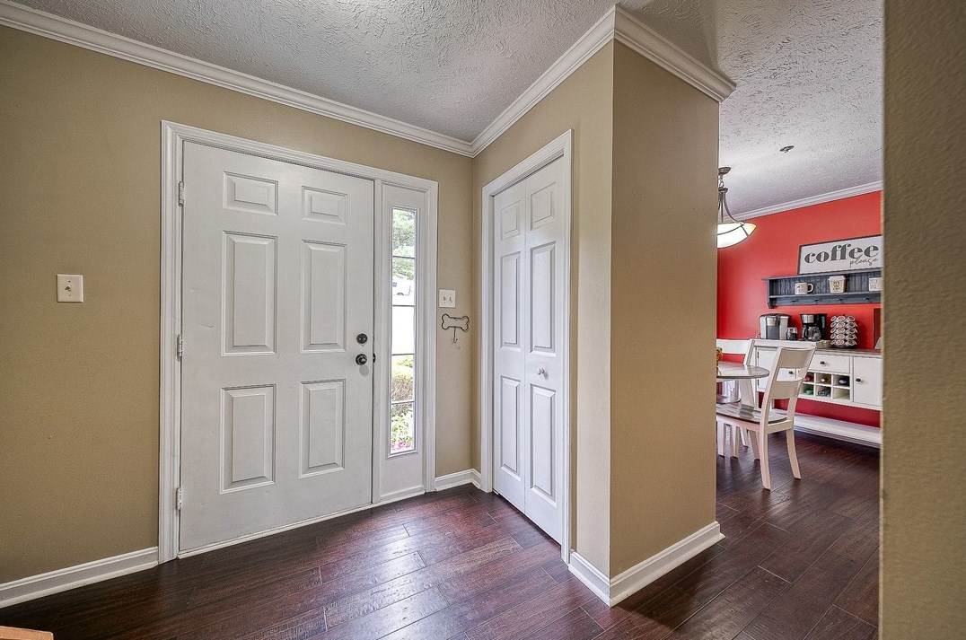 1366 Meadowbrook Dr North, Canonsburg, PA 15317
