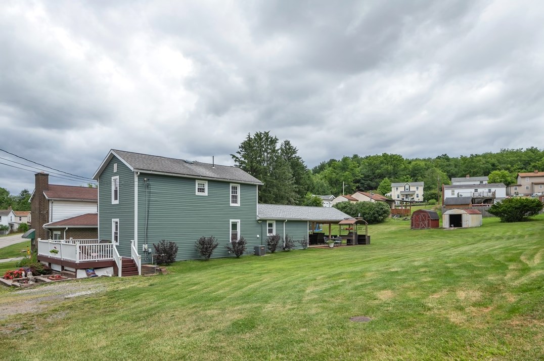 100 Ford St, Tarentum, PA 15084