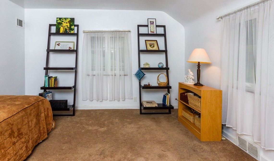 1632 Jamestown Pl, Pittsburgh PA 15235-4922 exterior