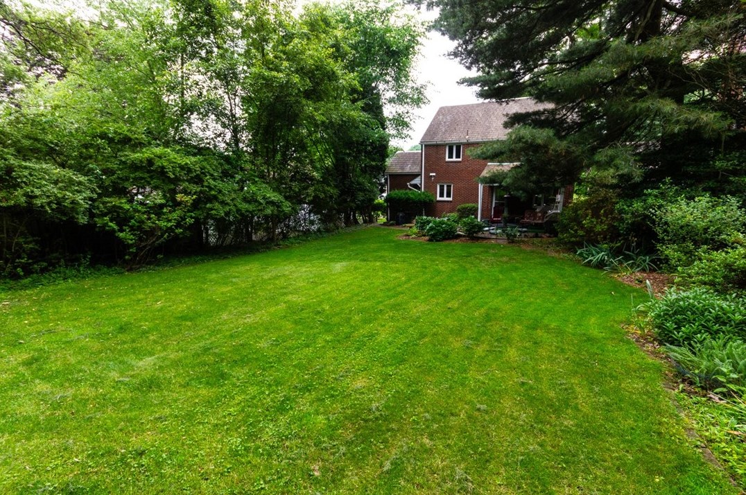 1632 Jamestown Pl, Pittsburgh PA 15235-4922 exterior