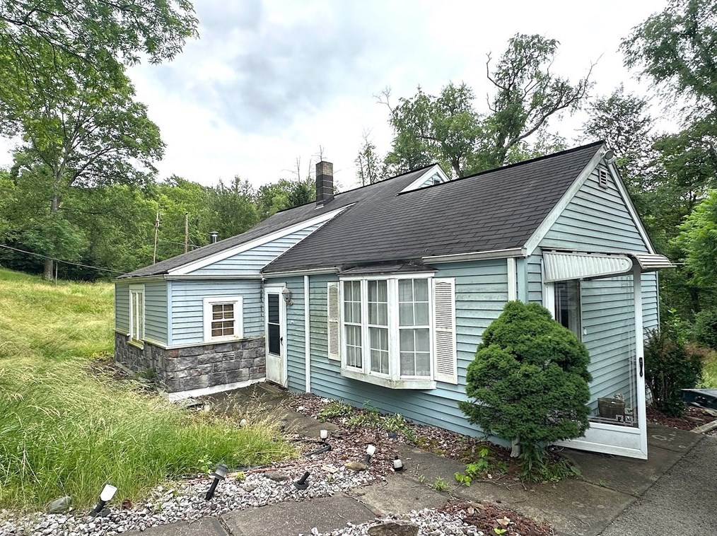 204 Parker Rd, Sarver, PA 16055-9597
