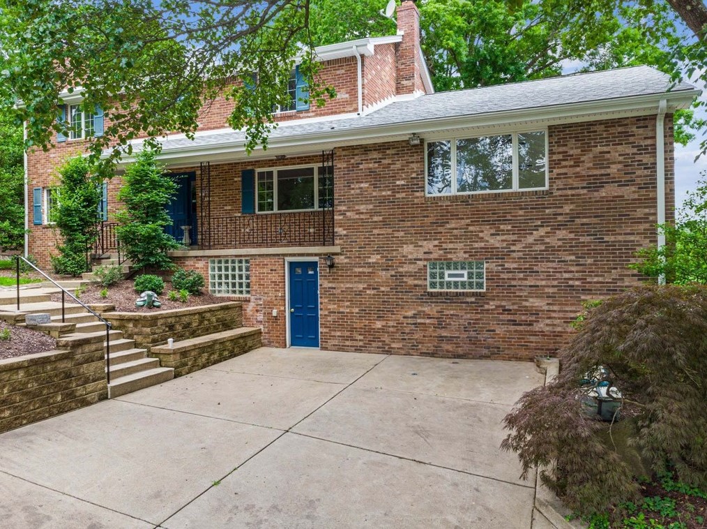 370 Hamilton Drive Ext, Pittsburgh, PA 15235-3516