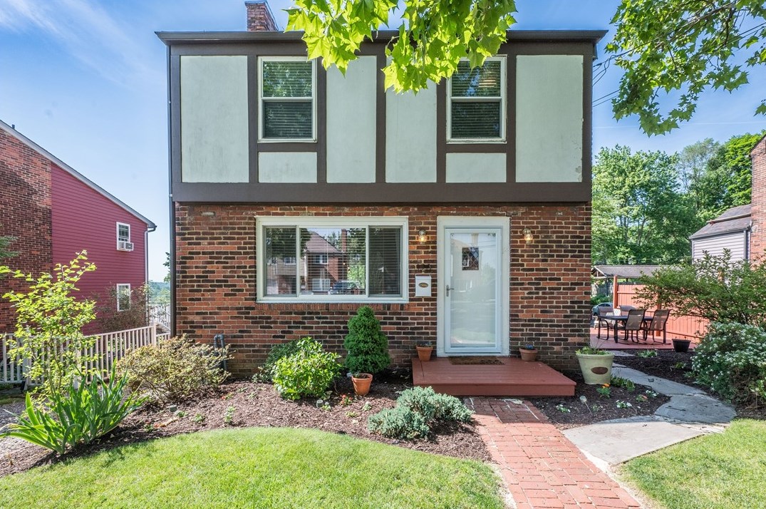128 Audrey Dr, Pittsburgh, PA 15236-3817
