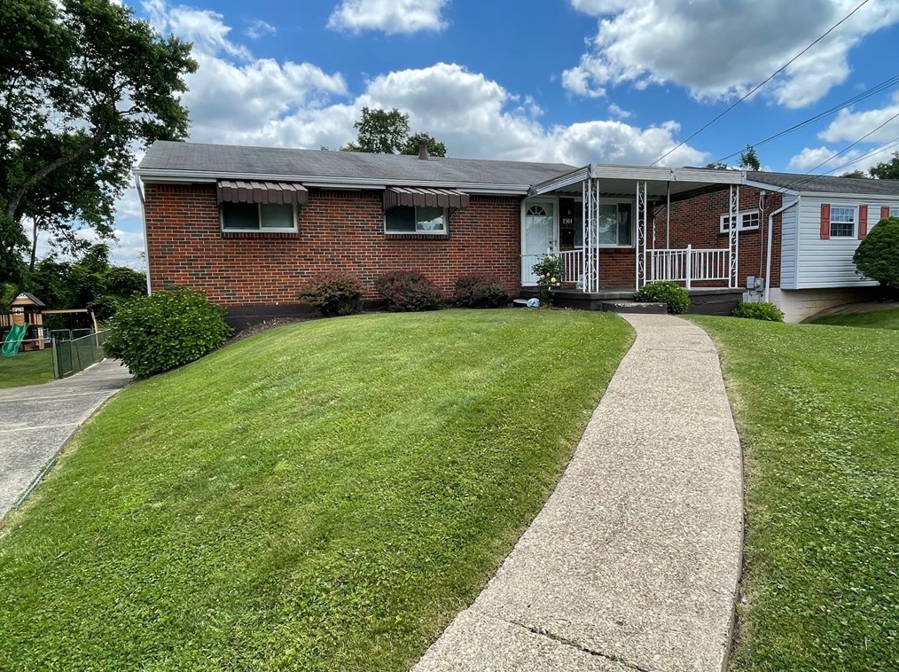 1504 Loretta Dr, Pittsburgh, PA 15235-2320
