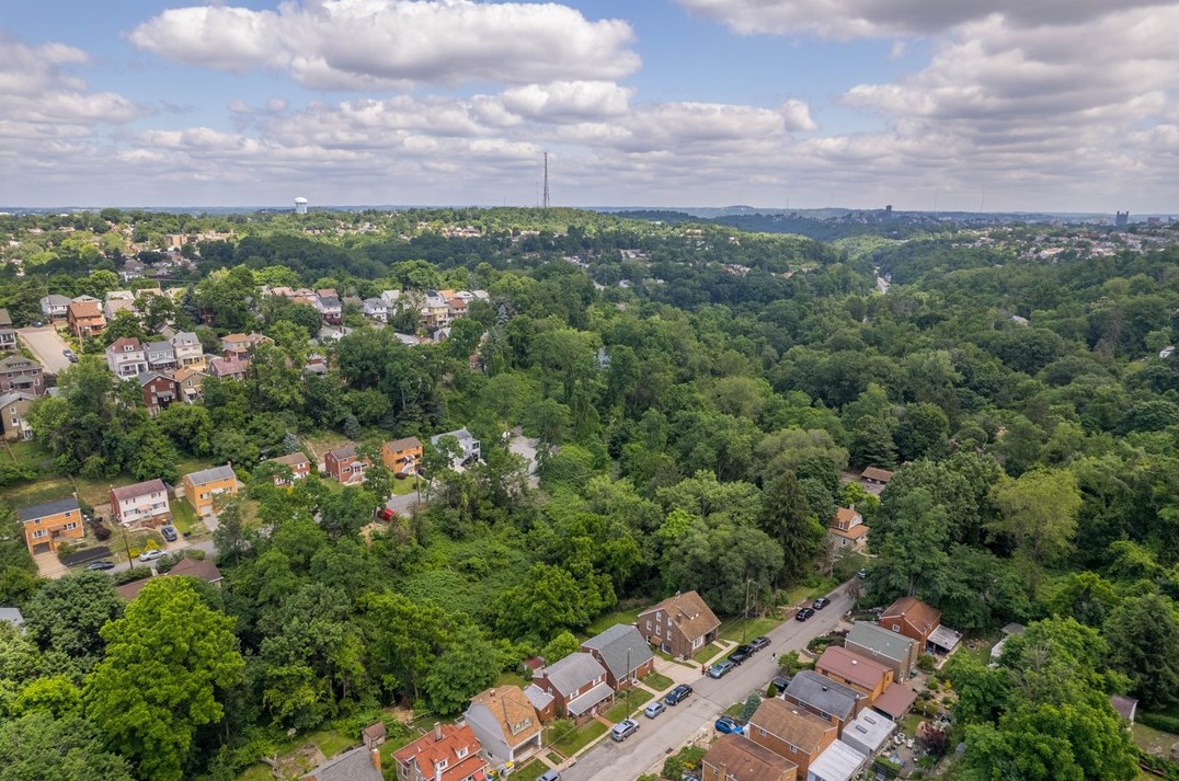 2734 Louisiana Ave, Pittsburgh PA 15216-2846 exterior