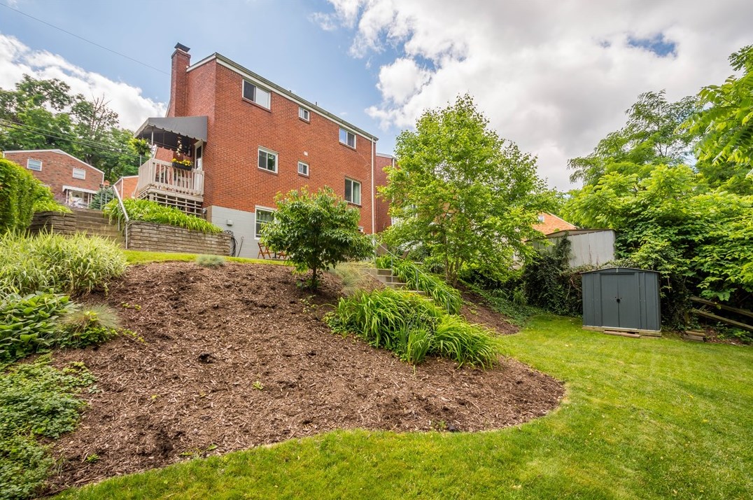 2734 Louisiana Ave, Pittsburgh PA 15216-2846 exterior