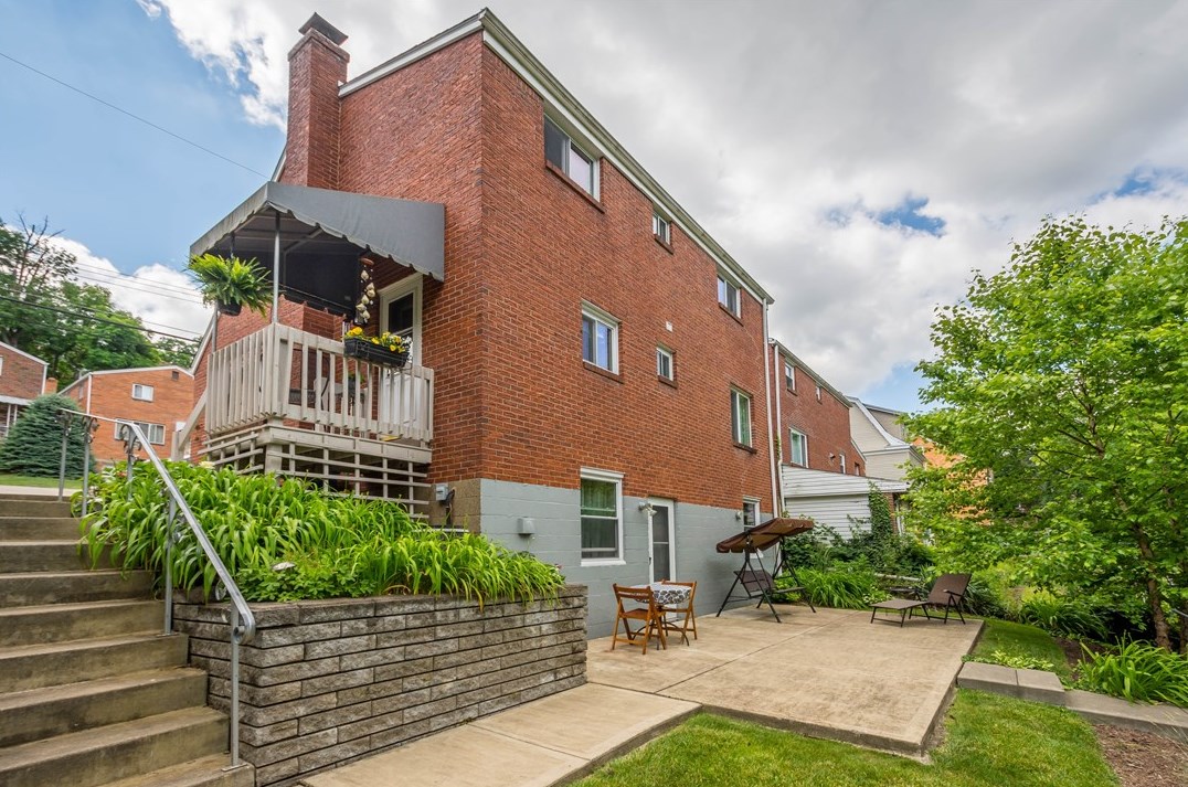 2734 Louisiana Ave, Pittsburgh PA 15216-2846 exterior