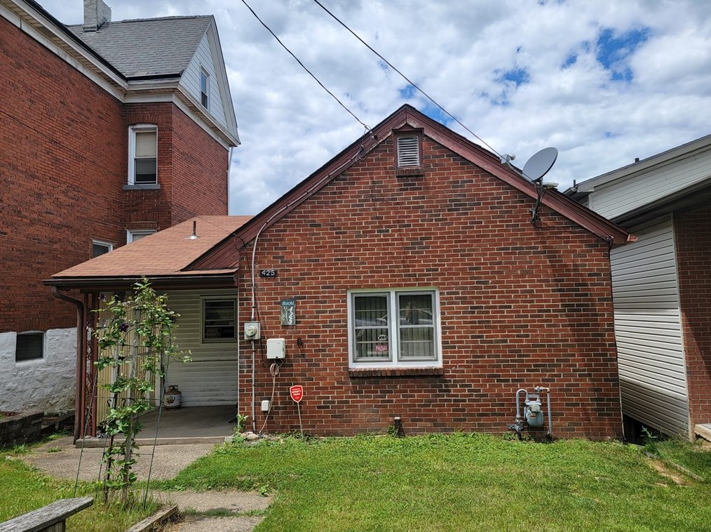 425 Homewood Ave, Trafford, PA 15085