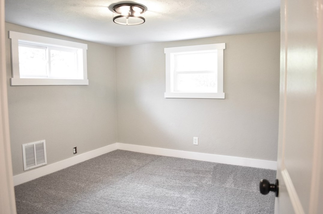 52 Penn Mnr Rd, Manor PA 15665-9507 exterior