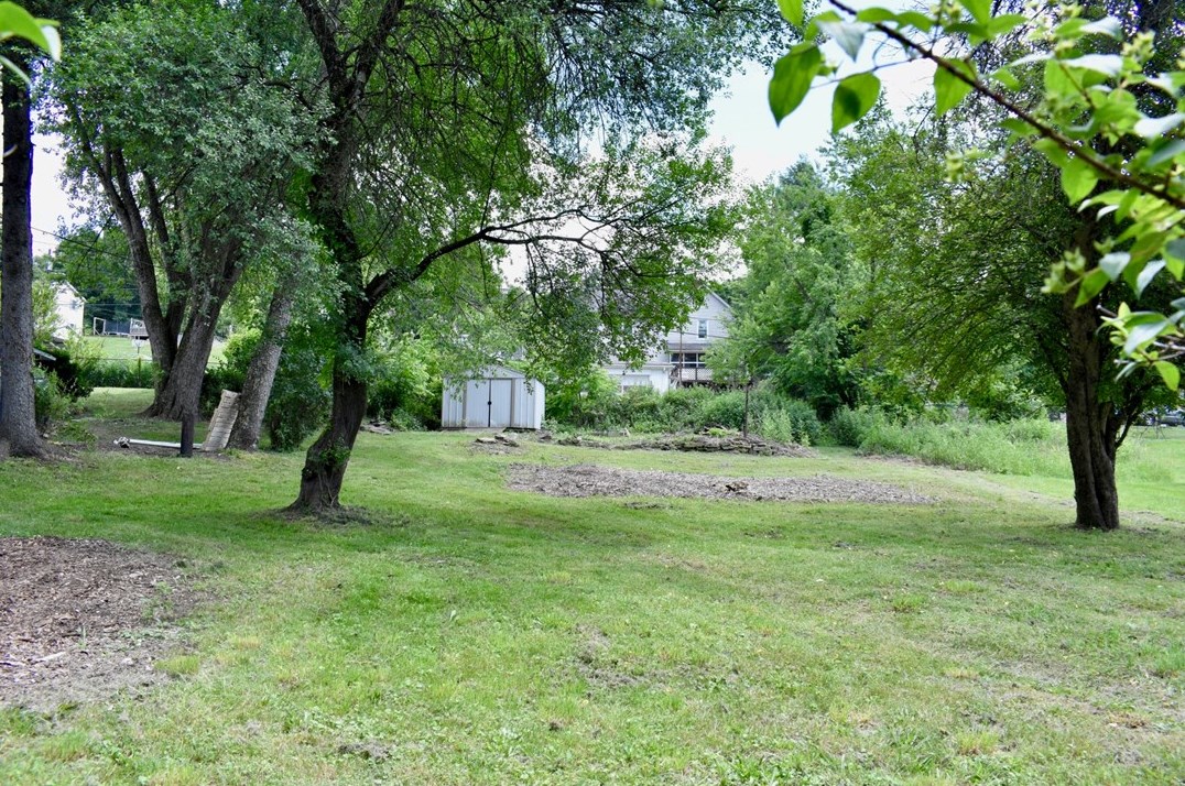 52 Penn Mnr Rd, Manor PA 15665-9507 exterior