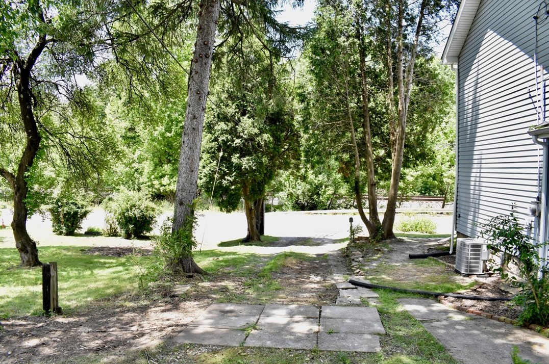 52 Penn Mnr Rd, Manor PA 15665-9507 exterior