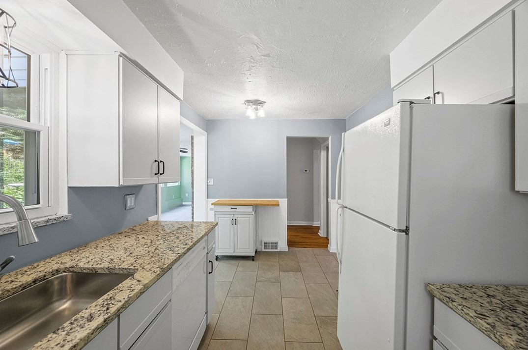 750 Fruithurst Dr, Pittsburgh PA  15228-2580 exterior