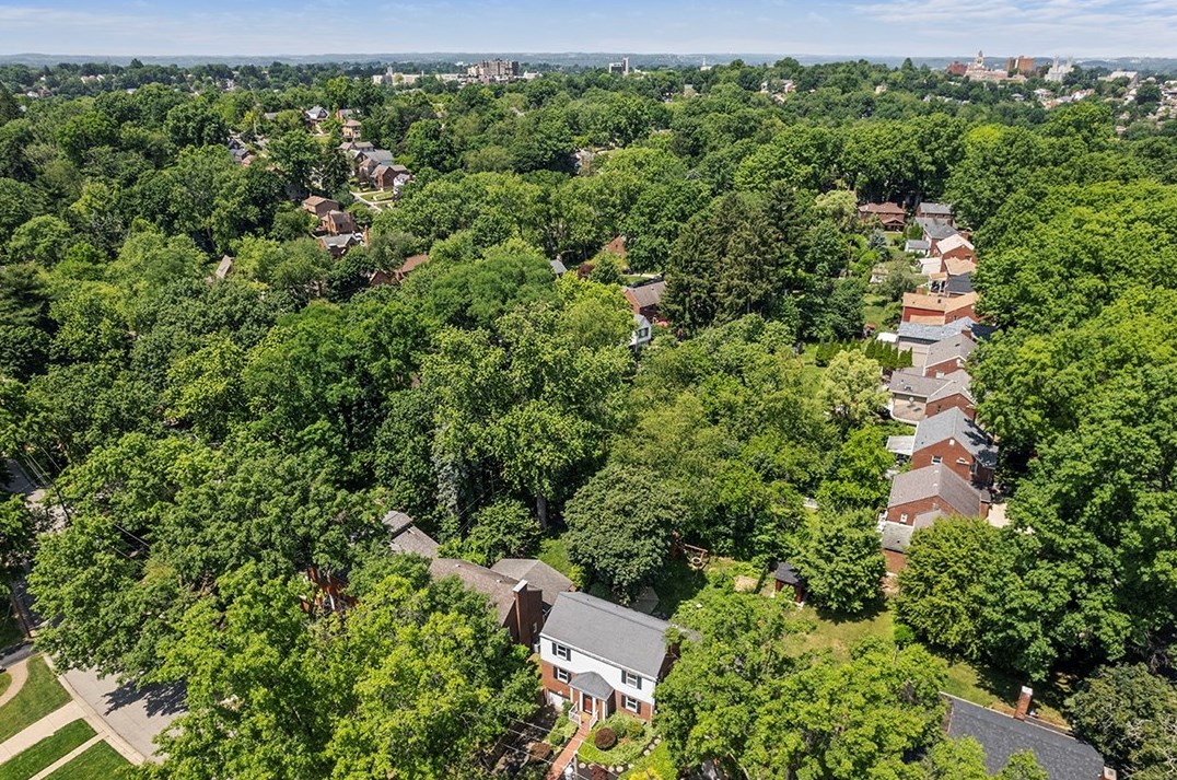 750 Fruithurst Dr, Pittsburgh PA  15228-2580 exterior