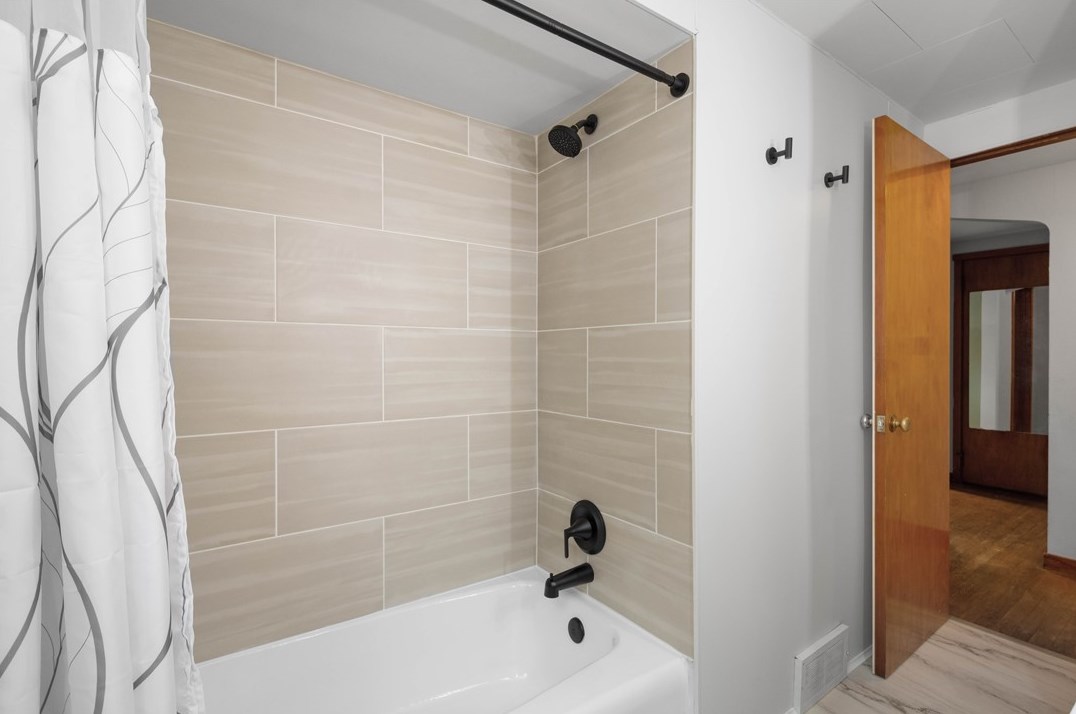 17 Prospect Ave, Washington PA 15301-5250 exterior