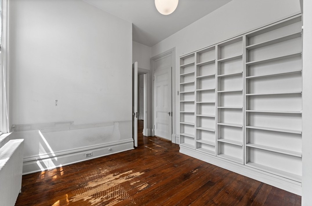 5238 Westminster Pl, Pittsburgh PA  15232-2119 exterior