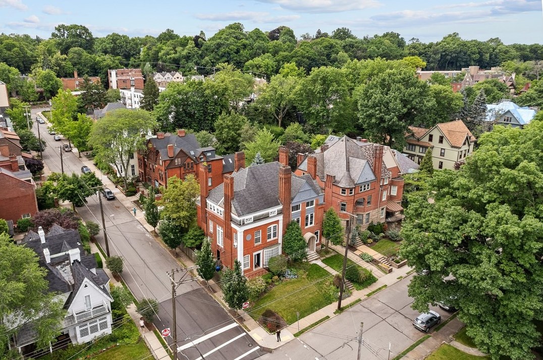 5238 Westminster Pl, Pittsburgh PA  15232-2119 exterior