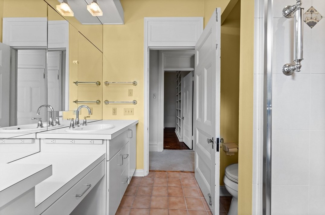 5238 Westminster Pl, Pittsburgh PA  15232-2119 exterior