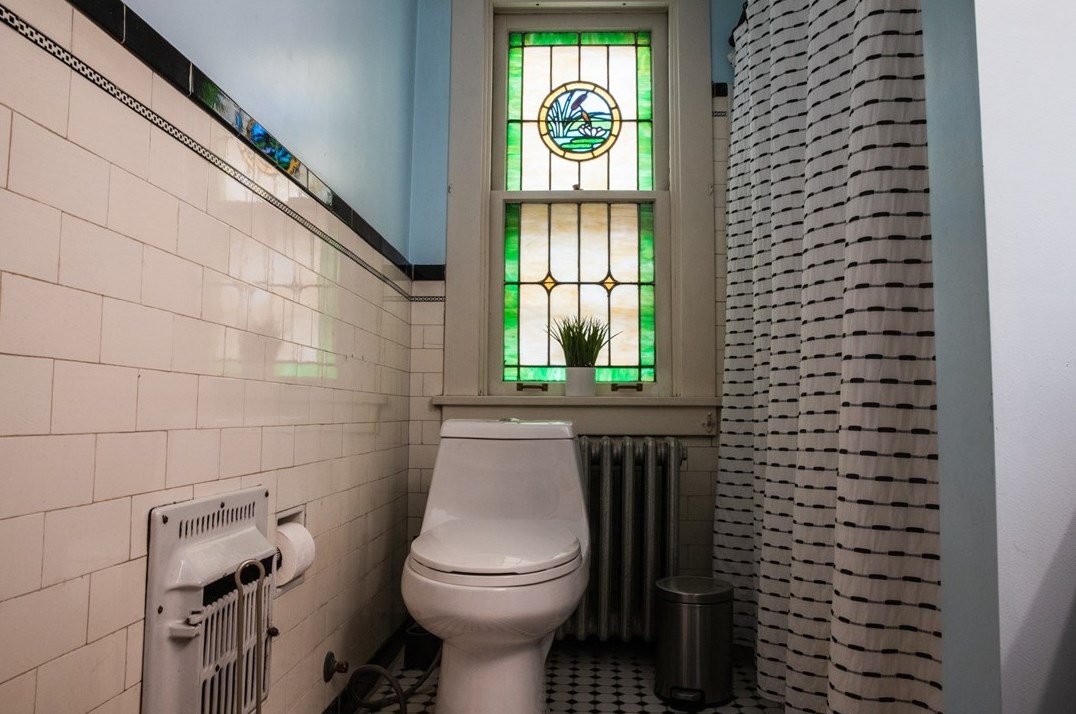 221 Hornaday Rd, Pittsburgh PA 15210-4221 exterior