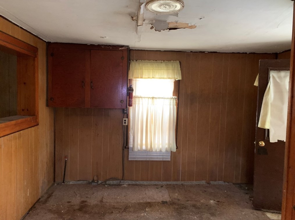 2236 Pleasantview Dr, Ford City, PA 16226-1534
