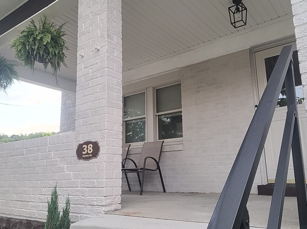 38 Stowe St, Pittsburgh, PA 15205-2226