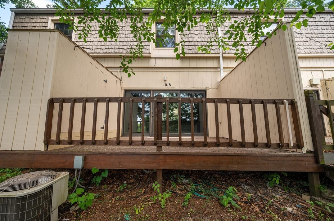 1018 Pennsbury Blvd, Pittsburgh PA 15205-1633 exterior