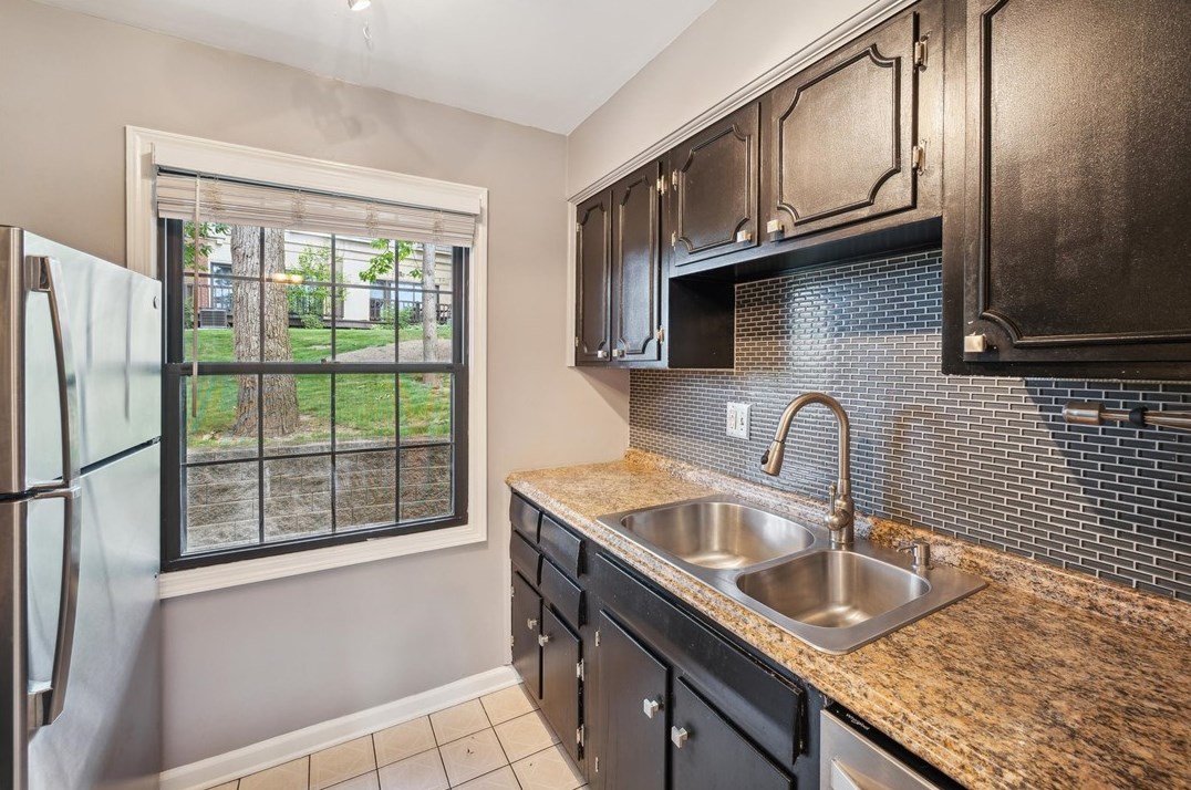 1018 Pennsbury Blvd, Pittsburgh PA 15205-1633 exterior