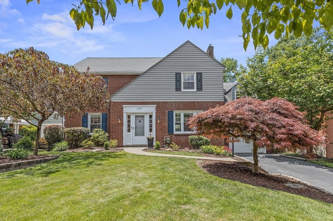 1707 Yorktown Pl, Pittsburgh, PA 15235-4927