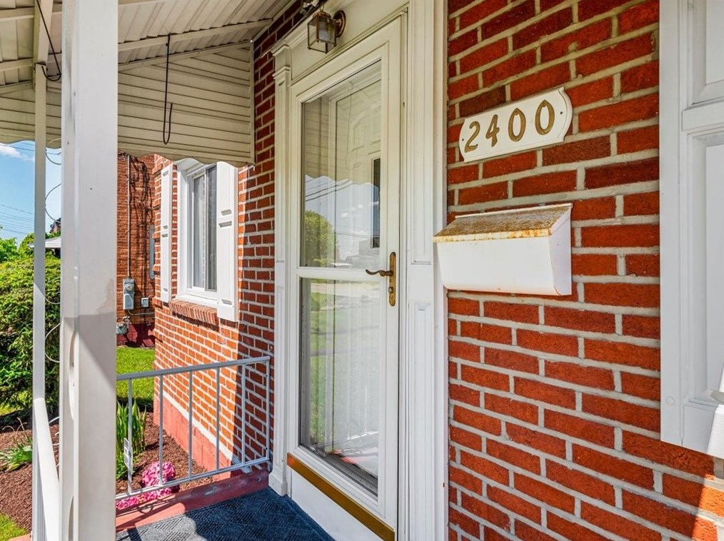 2400 Sunset Dr, Penn Hills, PA 15122