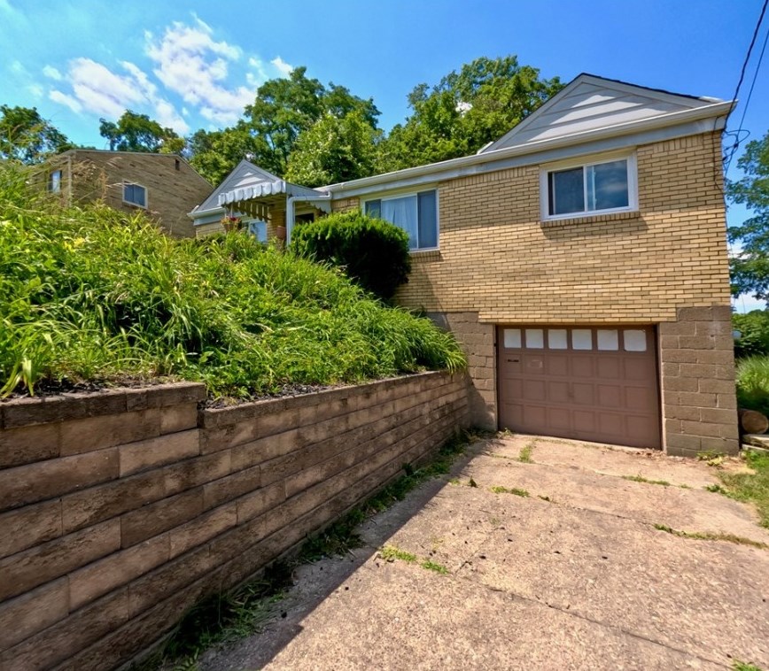5625 Villa Haven Dr, Pittsburgh, PA 15236-3351