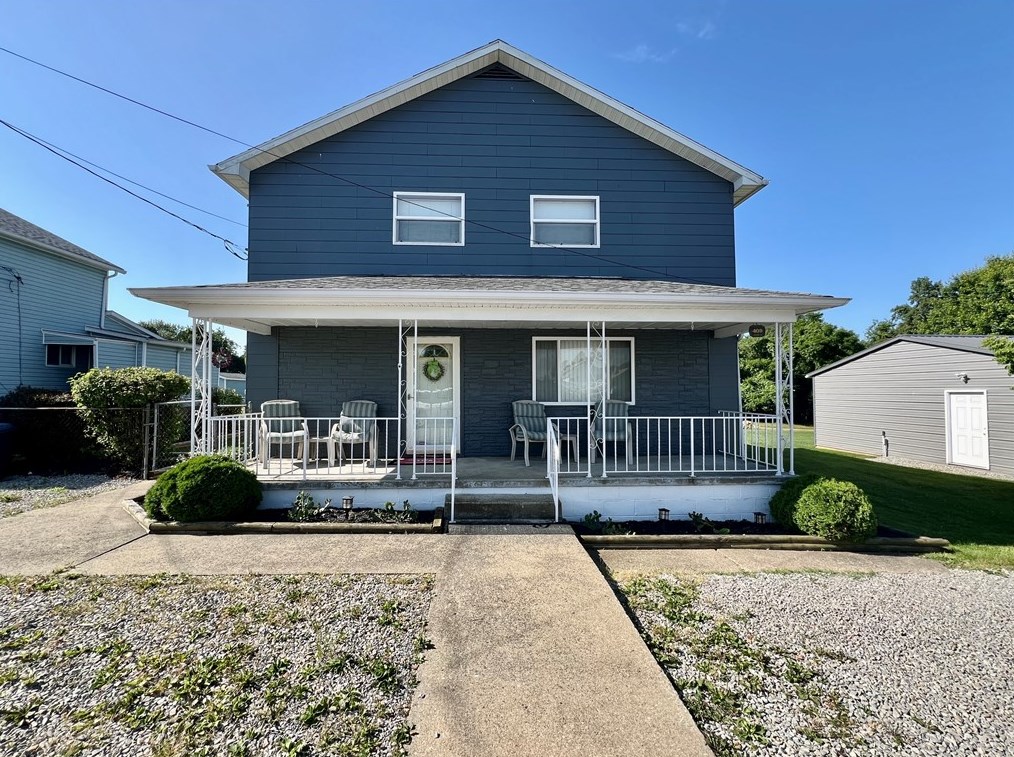 409 1st St, Chestnut Rdg, PA 15422