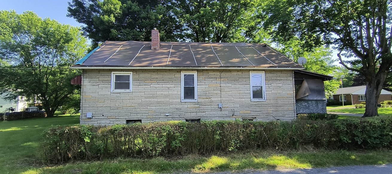 738 Marion Ave, Ellwood City PA  16117-3119 exterior