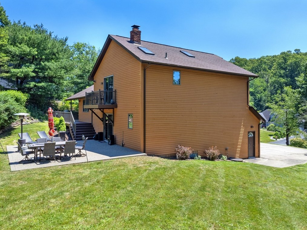 6178 Baker School Rd, Trafford, PA 15085
