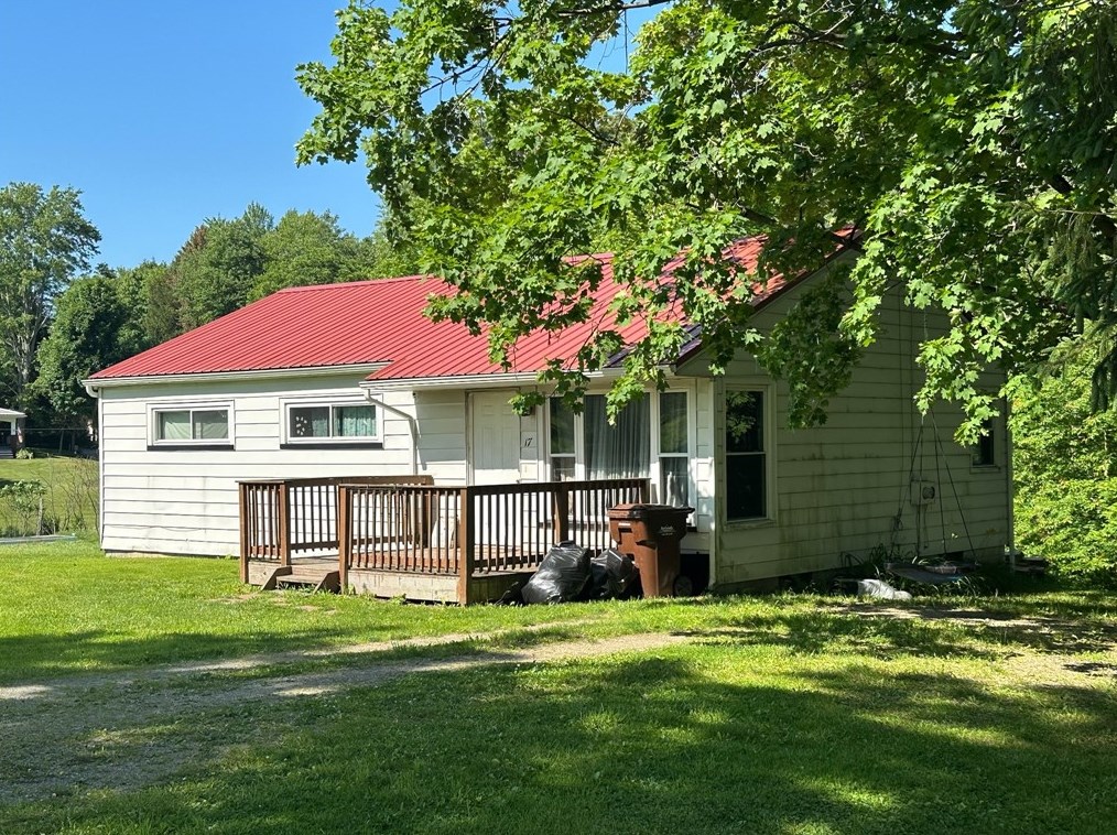 17 High Rd, Greenville, PA 16125-9204