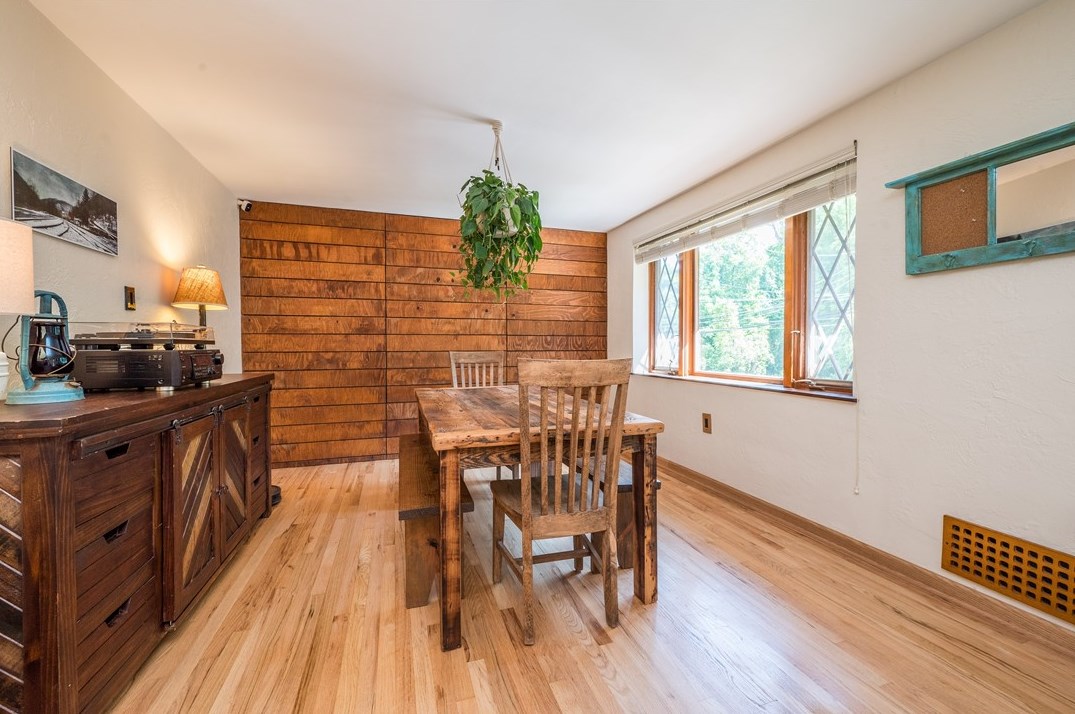 919 Dorchester Ave, Pittsburgh PA  15226-2117 exterior