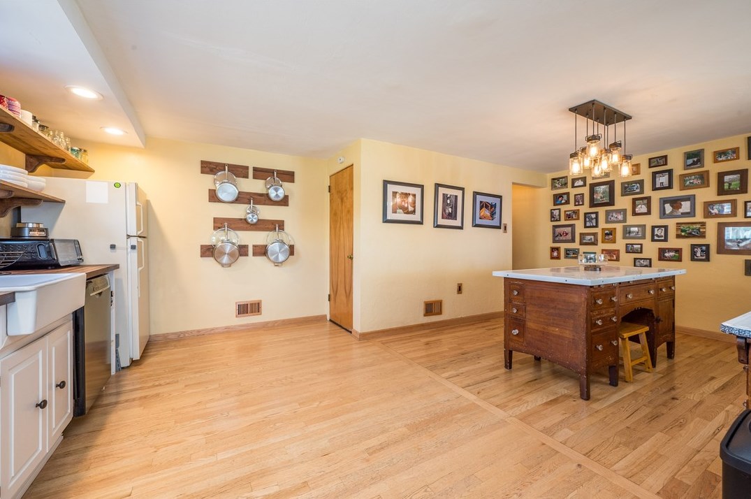 919 Dorchester Ave, Pittsburgh PA  15226-2117 exterior