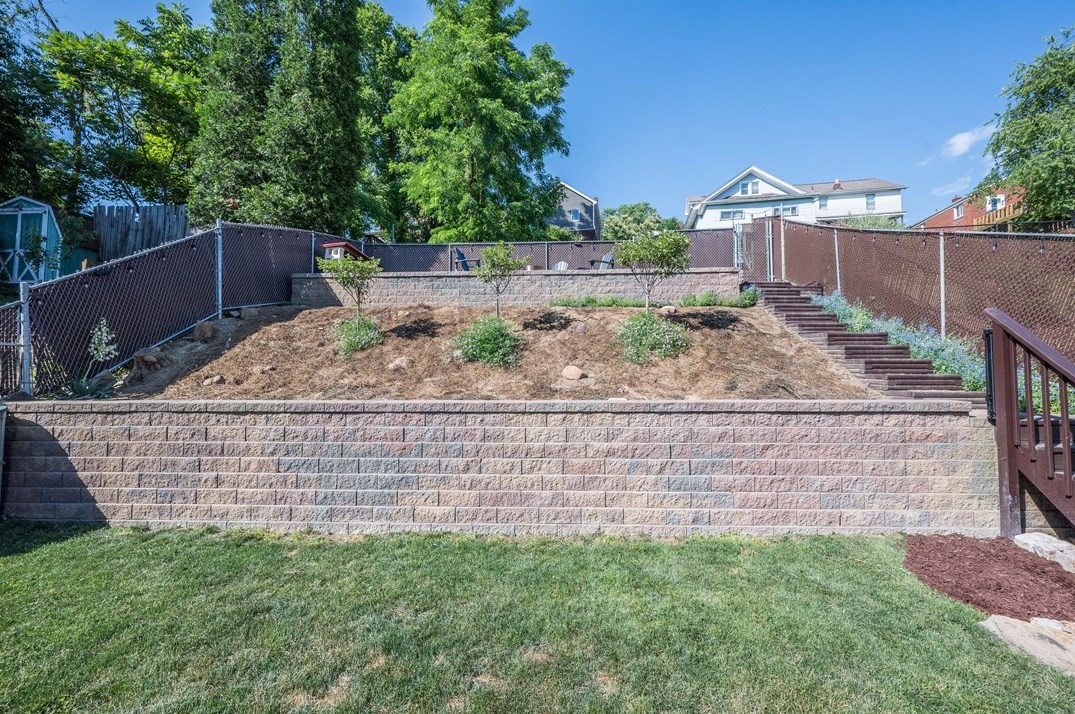 919 Dorchester Ave, Pittsburgh PA  15226-2117 exterior