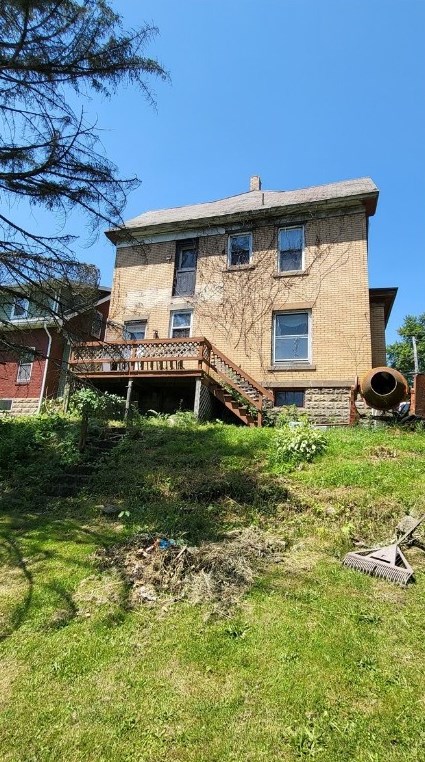 70 Clarksville St, Greenville, PA 16125-2373