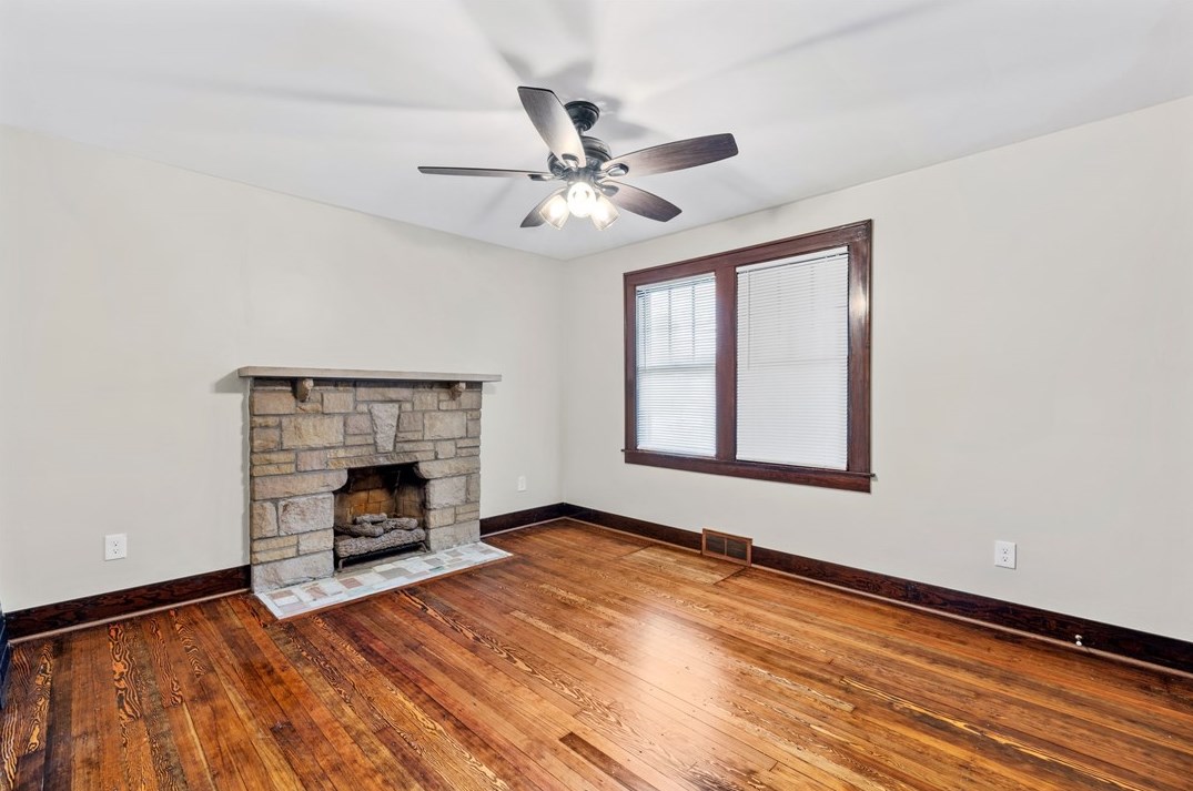 816 Elizabeth St, Pittsburgh PA 15221-3940 exterior