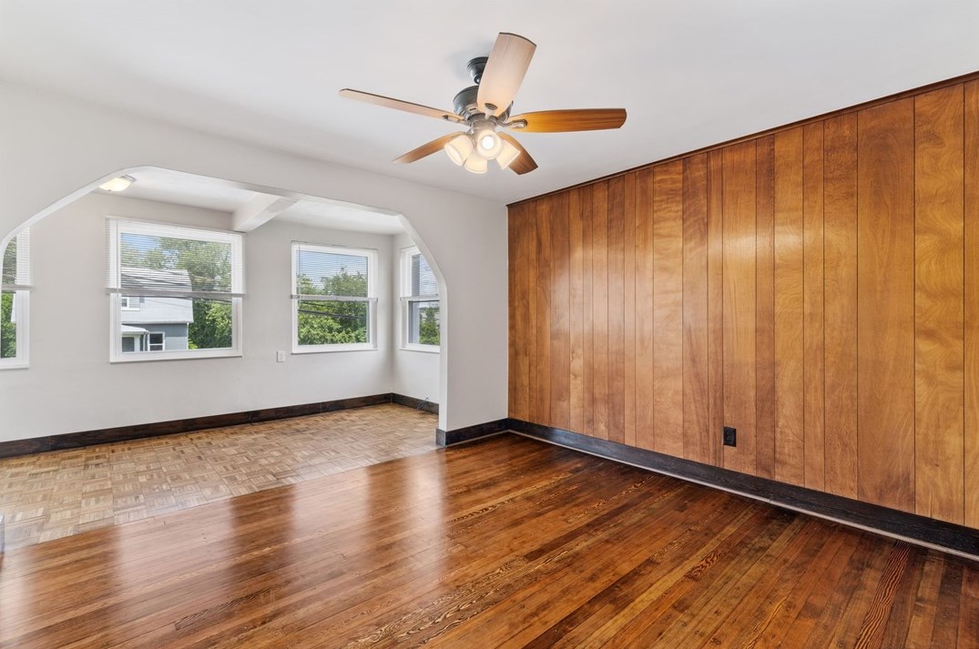 816 Elizabeth St, Pittsburgh PA 15221-3940 exterior