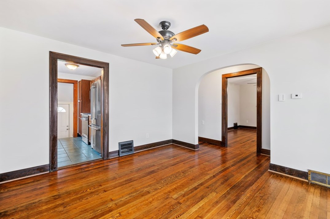 816 Elizabeth St, Pittsburgh PA 15221-3940 exterior