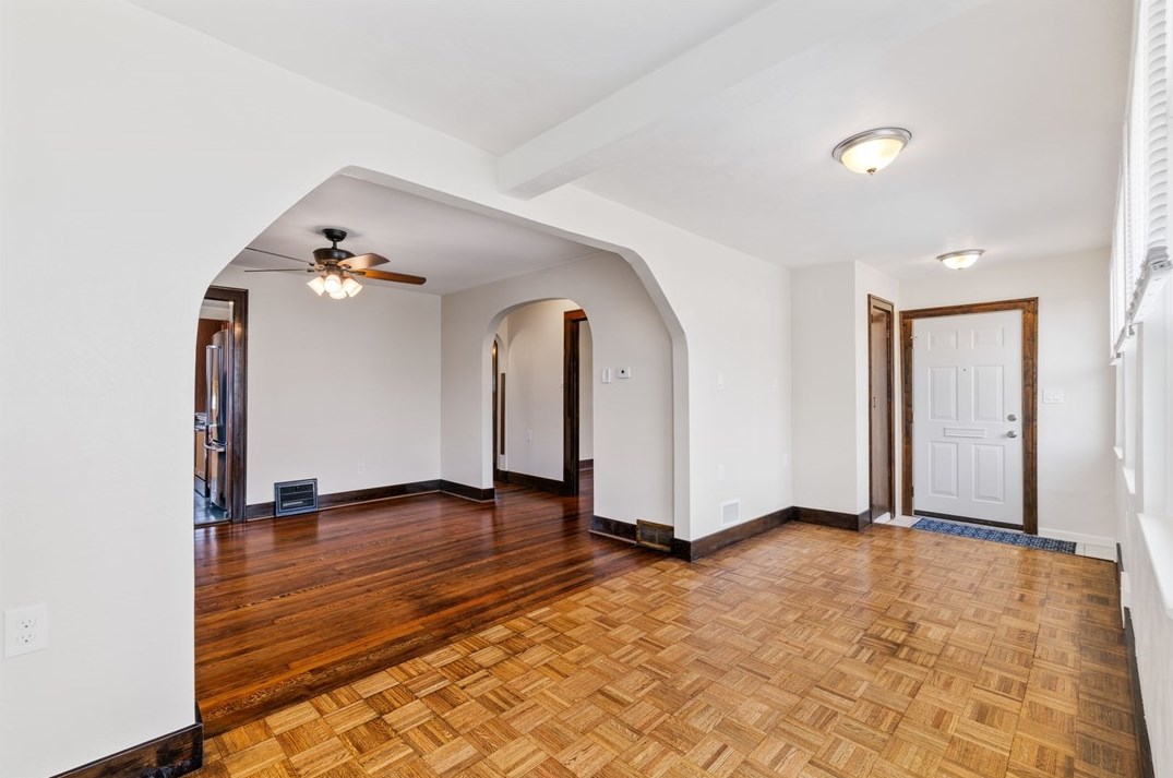 816 Elizabeth St, Pittsburgh PA 15221-3940 exterior