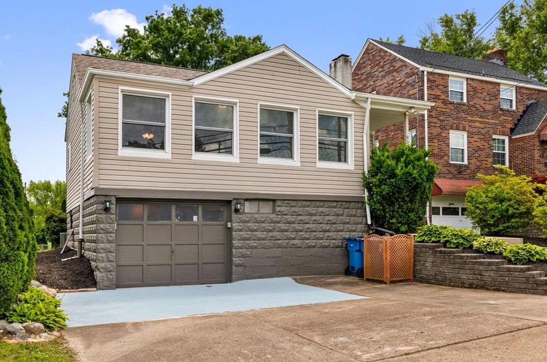 816 Elizabeth St, Pittsburgh, PA 15221-3940