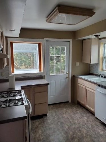 4224 Glencairn St, Pittsburgh, PA 15122-2202