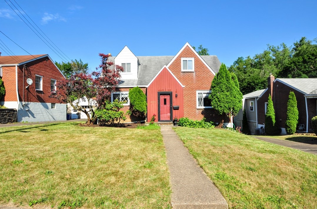 1125 Dagmar Ave, Pittsburgh, PA 15216-3917