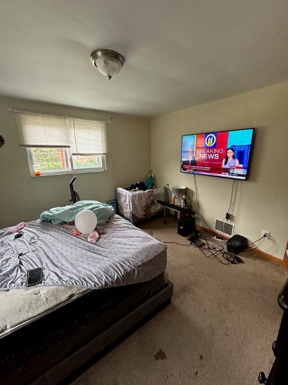 326 Dorothy Dr, Pittsburgh PA 15235-1830 exterior